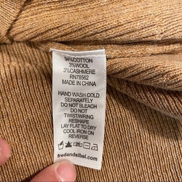 Fred & Sibel Crossover Sweater XS Camel - Picture 14 of 16